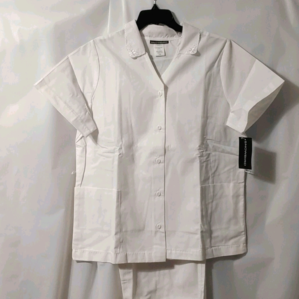 Snow Birds 

Womens White Scrub Set Shirt and Pant
